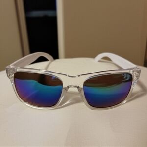 Stylish Black and Gold Sunglasses